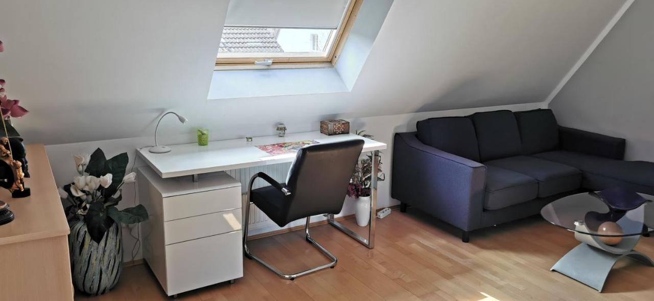 Grosszuegige Sehr Ruhig Apartment